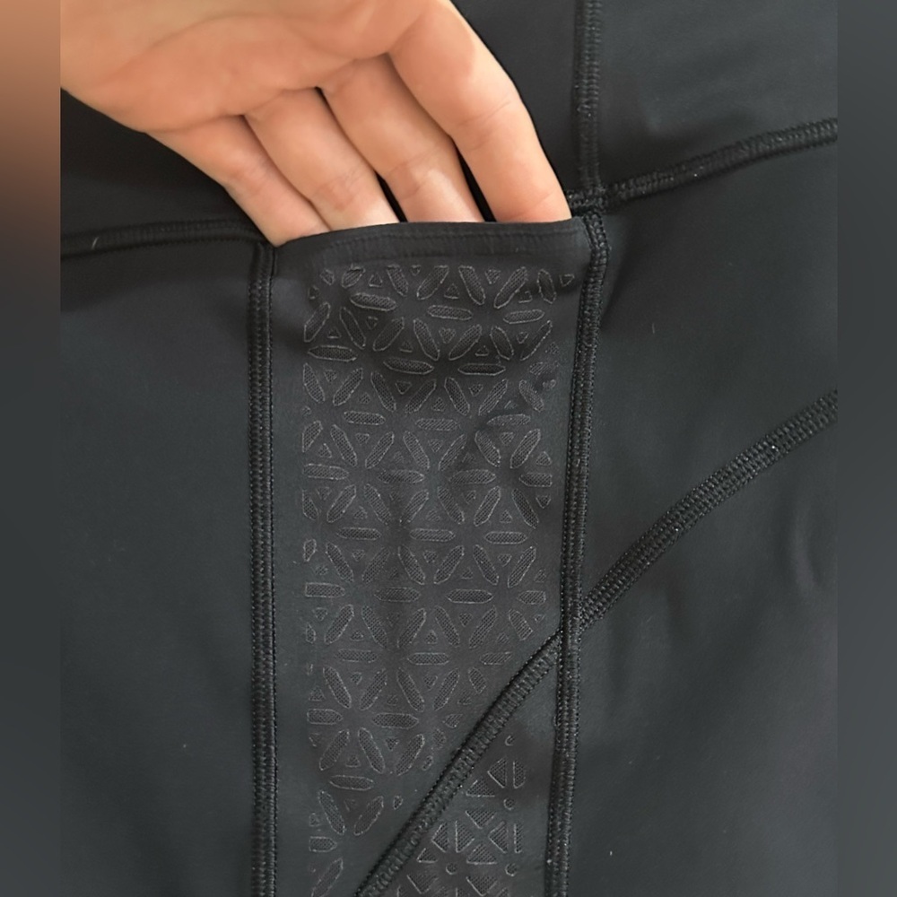 Lululemon Strength & Sweat 8” - Picture 6 of 9